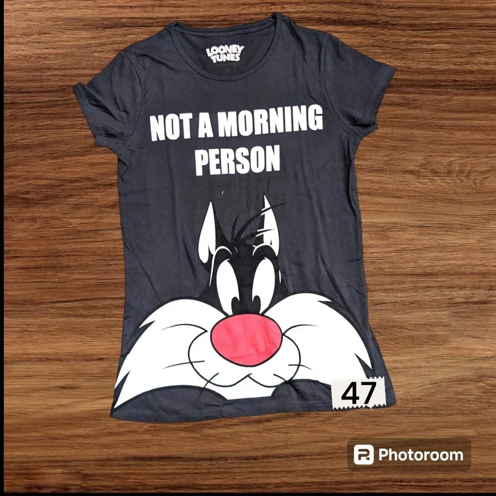 M Disney/marvel/bands/looney tunes/Teen and Women graphic T-shirts NWOT Pick one - Picture 9 of 17